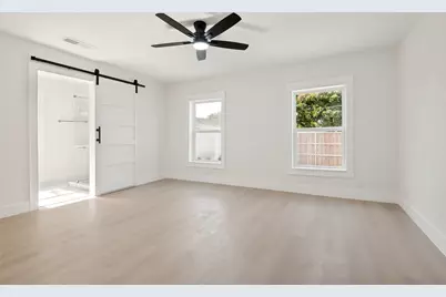 2450 Emmett Street, Dallas, TX 75211 - Photo 11