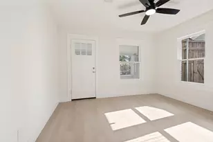 2450 Emmett St, Dallas, TX 75211 - Photo 15