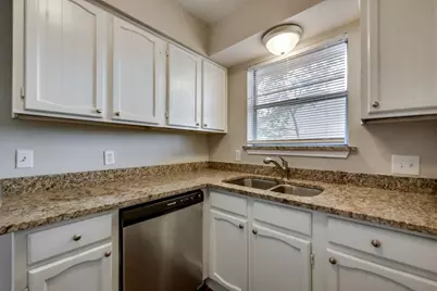 2925 Kathleen Lane, Euless, TX 76039 - Photo 13