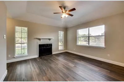 2925 Kathleen Lane, Euless, TX 76039 - Photo 11
