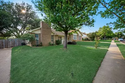 2925 Kathleen Lane, Euless, TX 76039 - Photo 1