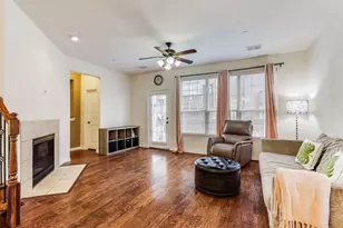 7852 Liverpool Ln, Irving, TX 75063 - Photo 5