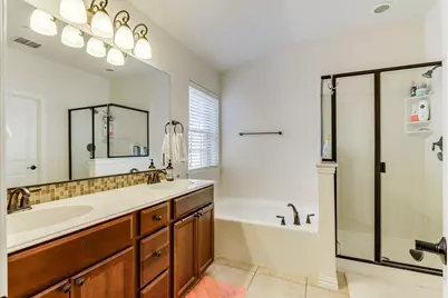 7852 Liverpool Lane, Irving, TX 75063 - Photo 17