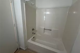 425 Signal Hill Ct N, Fort Worth, TX 76112 - Photo 7
