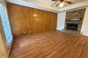 425 Signal Hill Ct N, Fort Worth, TX 76112 - Photo 1