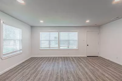 721 Bowman Street, Irving, TX 75060 - Photo 7