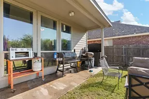 654 Plum Dr, Burleson, TX 76028 - Photo 31
