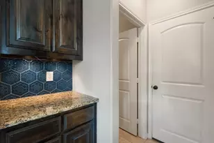 654 Plum Dr, Burleson, TX 76028 - Photo 17