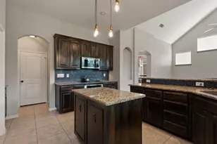654 Plum Dr, Burleson, TX 76028 - Photo 9
