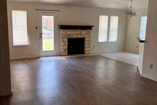 1029 Morrison Dr, Fort Worth, TX 76120 - Photo 3