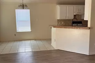 1029 Morrison Dr, Fort Worth, TX 76120 - Photo 5