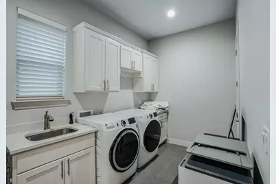 904 Waterpoint Court E, Granbury, TX 76048 - Photo 23