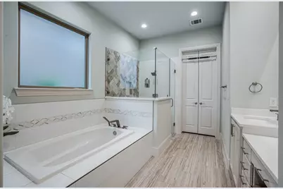 904 Waterpoint Court E, Granbury, TX 76048 - Photo 17