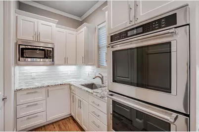904 Waterpoint Court E, Granbury, TX 76048 - Photo 11