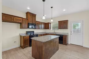 2103 Oliver St, Greenville, TX 75401 - Photo 5