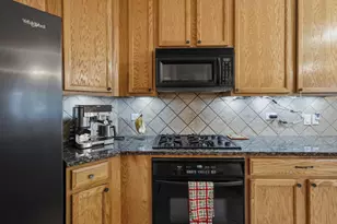 4802 Pier 9 Dr, Arlington, TX 76016 - Photo 9