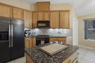 4802 Pier 9 Dr, Arlington, TX 76016 - Photo 11