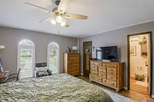 705 Bluebonnet Dr, Grand Prairie, TX 75052 - Photo 19