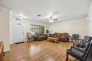 2122 S Vernon Ave, Dallas, TX 75224 - Photo 1