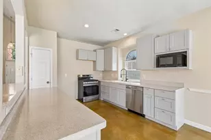 5376 Lake Chelen Dr, Fort Worth, TX 76137 - Photo 11