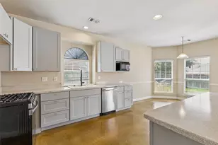 5376 Lake Chelen Dr, Fort Worth, TX 76137 - Photo 13