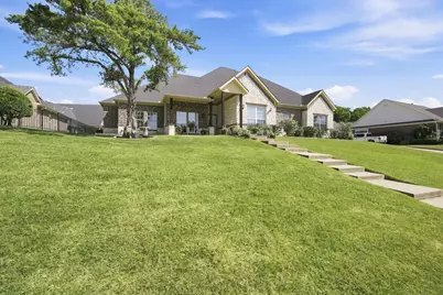 1906 Clearview Drive, Ennis, TX 75119 - Photo 3