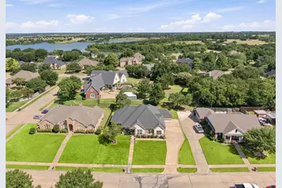 1906 Clearview Drive, Ennis, TX 75119 - Photo 31