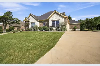 1906 Clearview Drive, Ennis, TX 75119 - Photo 5