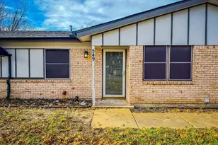 549 NW Hillery St, Burleson, TX 76028 - Photo 1