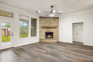 306 Knob Hill Dr, Granbury, TX 76048 - Photo 5
