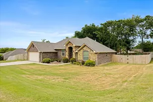 306 Knob Hill Dr, Granbury, TX 76048 - Photo 1