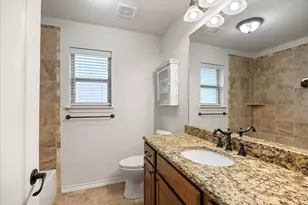 306 Knob Hill Dr, Granbury, TX 76048 - Photo 15