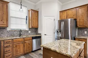 306 Knob Hill Dr, Granbury, TX 76048 - Photo 11