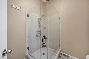 10401 High Hollows Dr, Dallas, TX 75230 - Photo 17