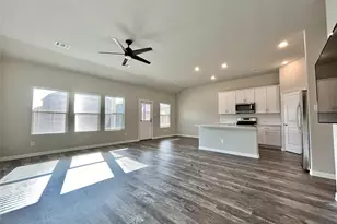 1804 Berry Rdg Trl, Aubrey, TX 76227 - Photo 3