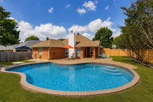808 Canyon Valley Dr, McKinney, TX 75071 - Photo 1
