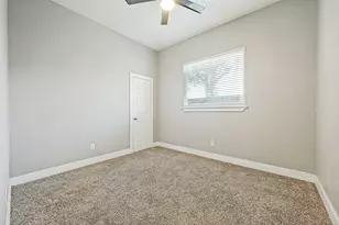 2733 Carpenter Ave, Dallas, TX 75215 - Photo 9