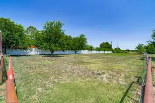 2705 County Rd 920, Crowley, TX 76036 - Photo 33