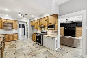 1331 Travis St, Denton, TX 76205 - Photo 13