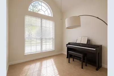 8708 Wellington Road, Irving, TX 75063 - Photo 17