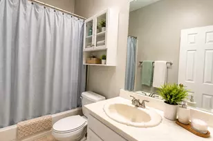 8708 Wellington Rd, Irving, TX 75063 - Photo 15