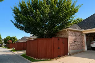 8708 Wellington Rd, Irving, TX 75063 - Photo 19