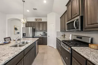 902 Misty Lane, Cleburne, TX 76033 - Photo 5