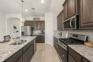 902 Misty Ln, Cleburne, TX 76033 - Photo 5