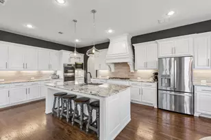 7812 Ivey, The Colony, TX 75056 - Photo 3
