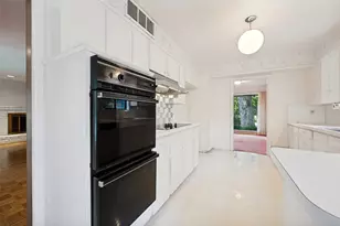 925 Knott Pl, Dallas, TX 75208 - Photo 9