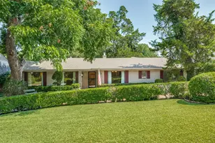 925 Knott Pl, Dallas, TX 75208 - Photo 1