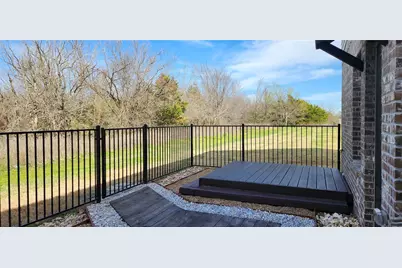 702 Amber, Greenville, TX 75042 - Photo 7