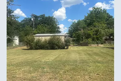 1507 N Matthews Street, Bowie, TX 76230 - Photo 3