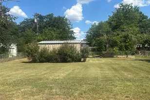 1507 N Matthews St, Bowie, TX 76230 - Photo 3